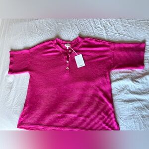 Women’s Hot pink Henly textured tee